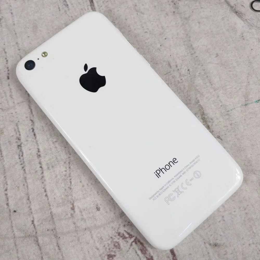 FOR PARTS ONLY AS-IS BROKEN - Apple iPhone 5c - 8GB White A1532 - NO BATTERY